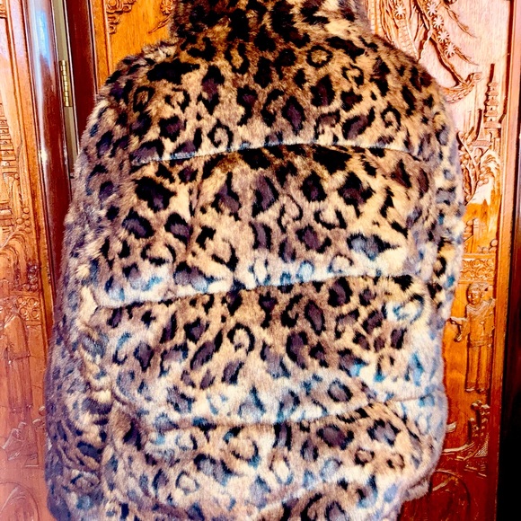 Super Awesome thick Faux Fur Bomber Jacket - Picture 5 of 10